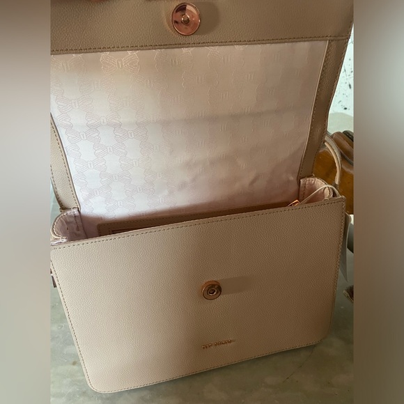 TAUPE adjustable handle shoulder bag. It’s a pink taupe more than a true taupe - Picture 3 of 8